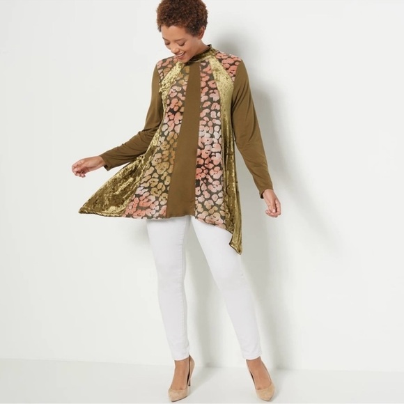 Lavish Tops - New LOGO Lavish Lori Goldstein Rayon 230 Pieced Velvet Top 1X Floral Long Sleeve